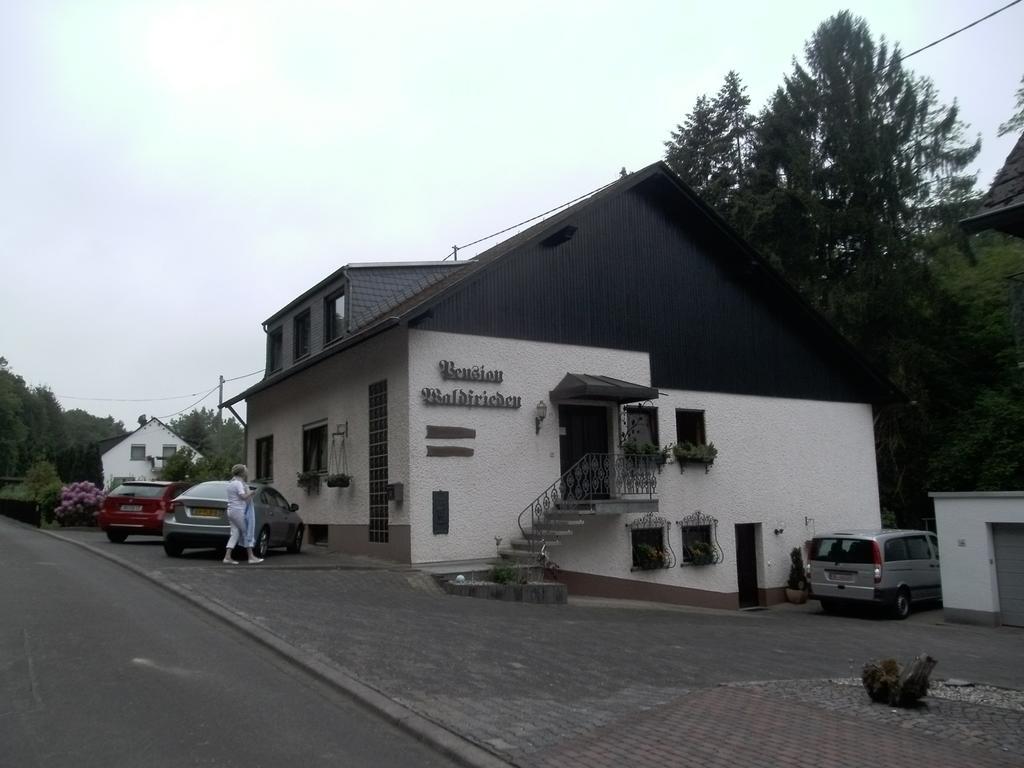 Pension Waldfrieden Maring-Noviand Ruang foto