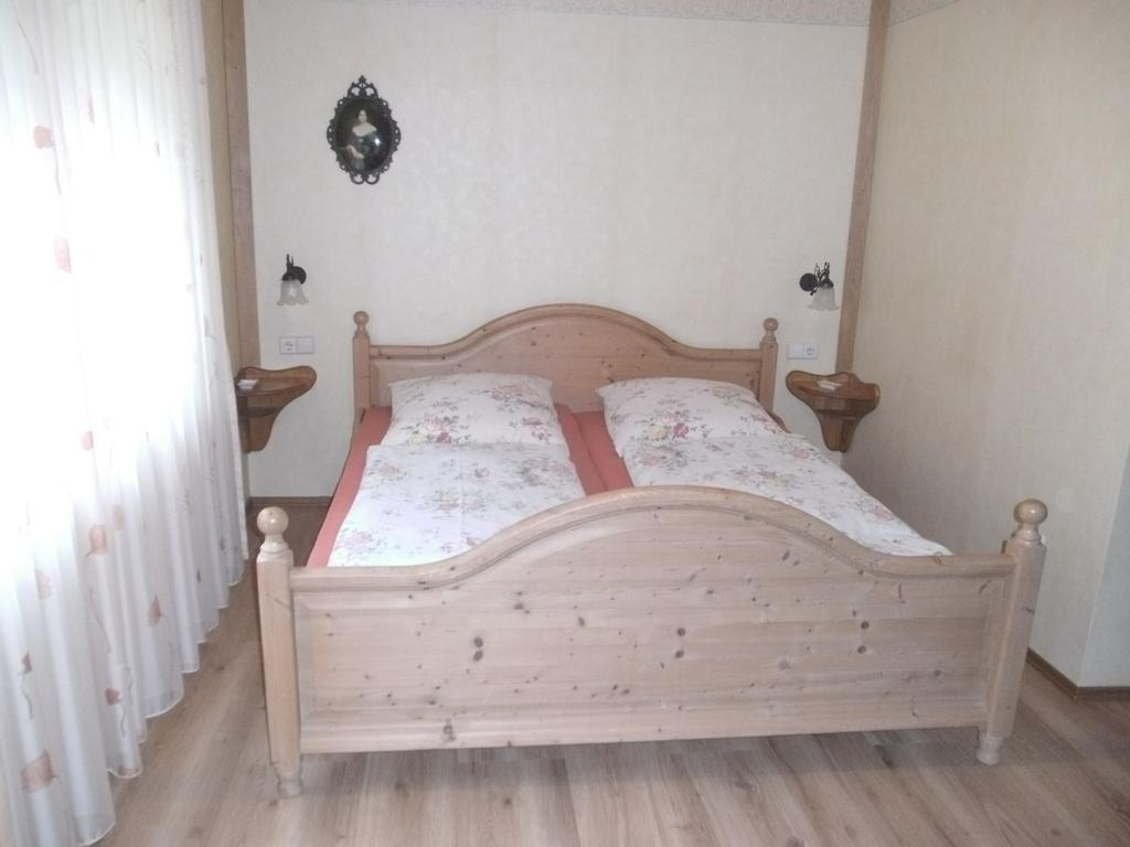 Pension Waldfrieden Maring-Noviand Ruang foto