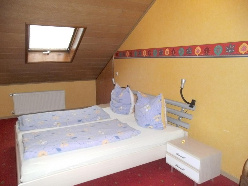 Pension Waldfrieden Maring-Noviand Ruang foto