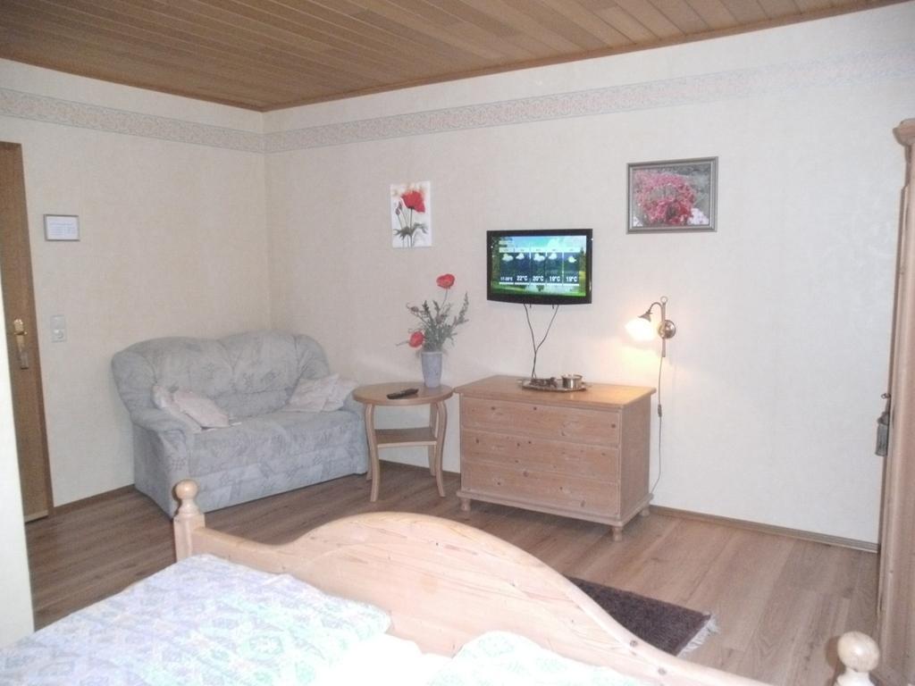 Pension Waldfrieden Maring-Noviand Ruang foto