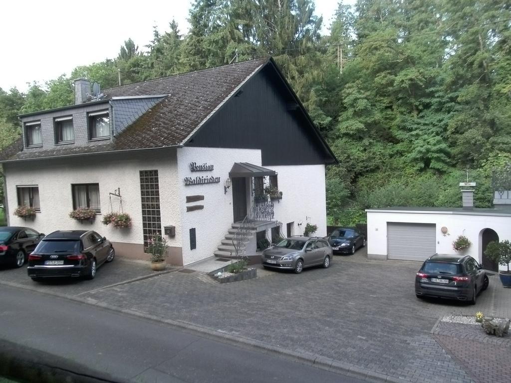 Pension Waldfrieden Maring-Noviand Ruang foto